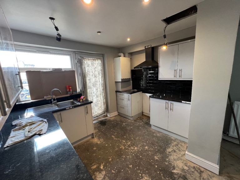 2 bed house for rent Oldham 2 bedroom full house 