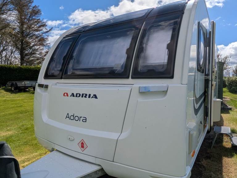 Adria Adora, Single Axle, Fixed Twin Bed