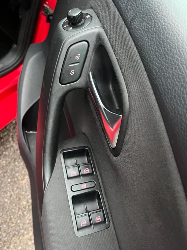 Volkswagen, POLO, Hatchback, 2013, Manual, 1390 (cc), 5 doors