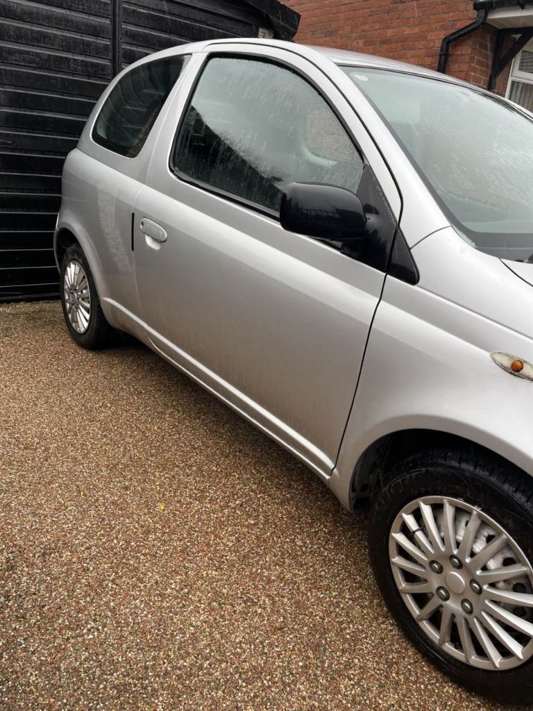 Toyota, YARIS, Hatchback, 2005, Manual, 998 (cc), 3 doors  £800 Ono   65000 Miles