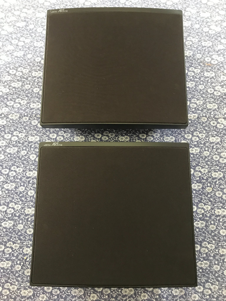 Jamo ARTina surround sound speakers (hardly used)