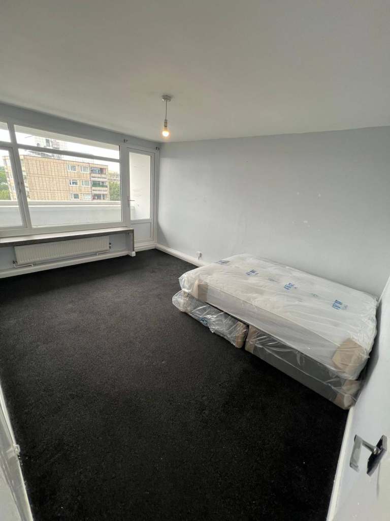 2 Bedroom Flat available for rent Tangley Grove SW15