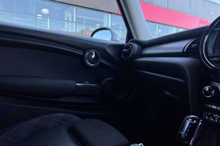 2018 MINI Hatch 1.5 Cooper Hatchback 3dr Petrol Steptronic Euro 6 (s/s) (136 ps) Hatchback Petrol...