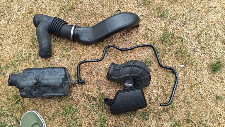 Ford Fiesta ST Mk 6 air intake pipe/parts