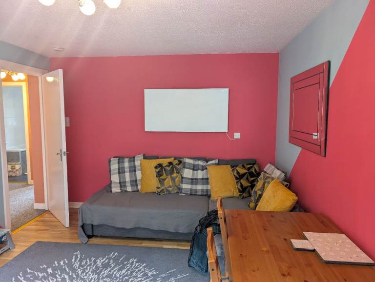 2 Bedroom property in Yoker fully furnished for rent