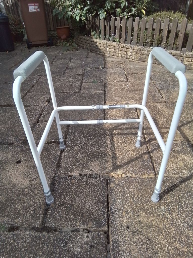 Toilet surround frame