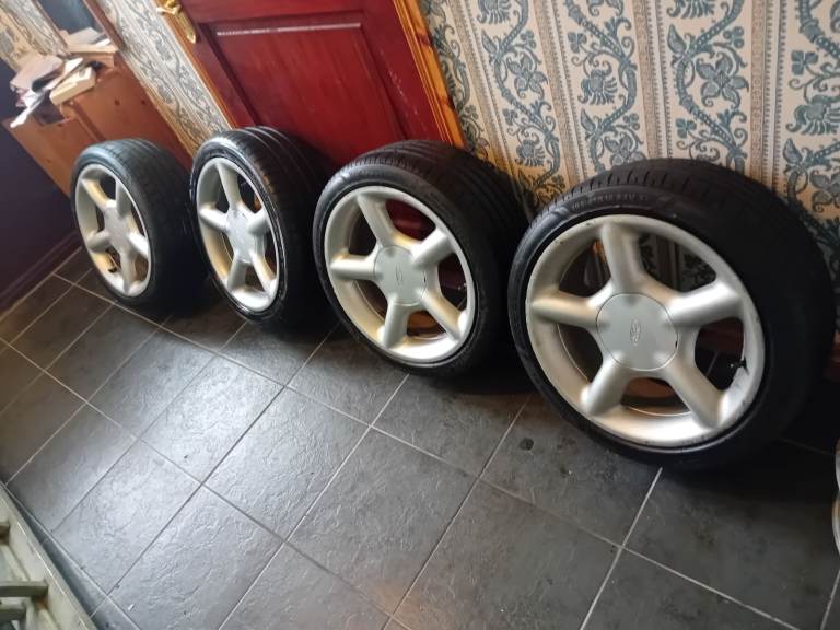 ALLOY WHEELS MK1 MONDEO OR ESCORT GREAT CONDITION SIZE 195/45R 16 84V XL 