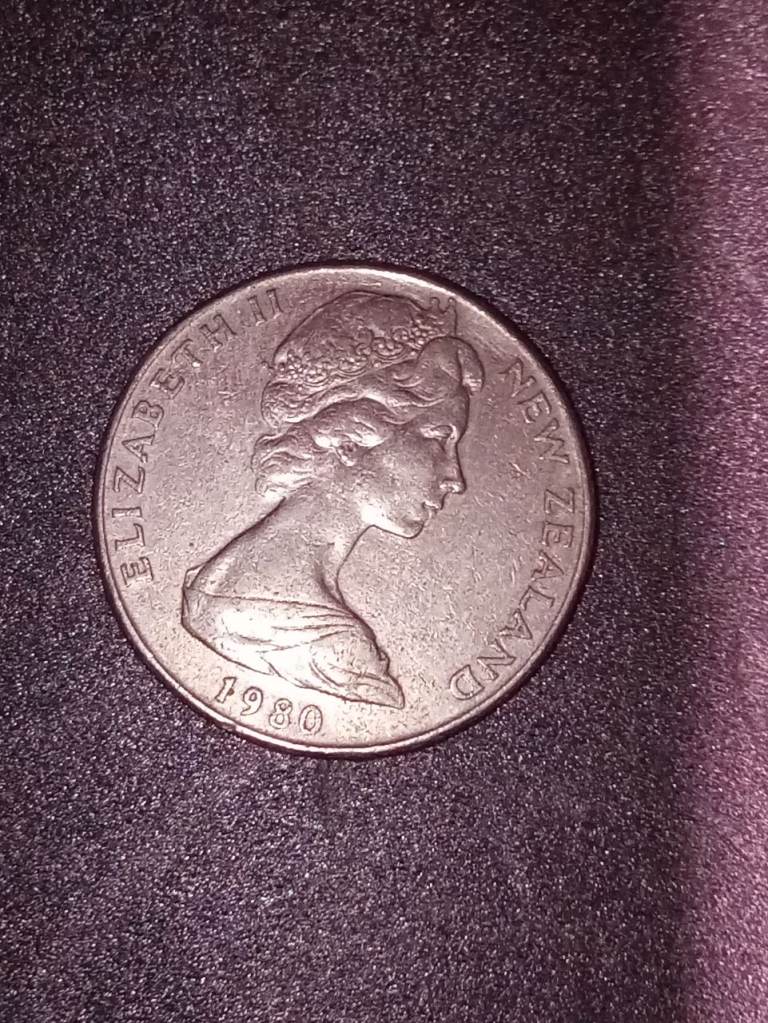 1980 - New Zealand "Endeavour" Queen Elizabeth II 50 Cent