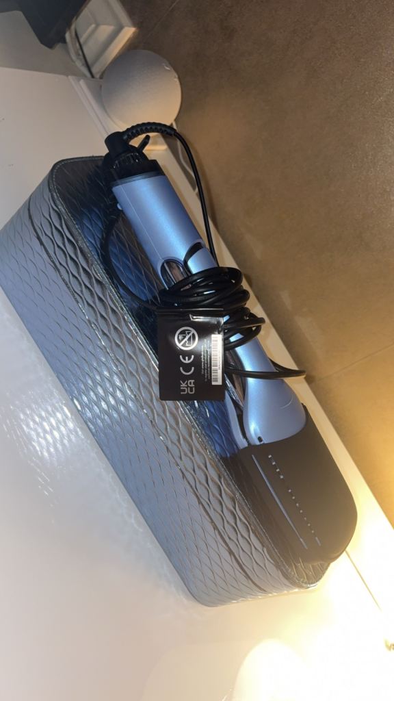 Duet Style Limited-Edition 2-in-1 Hot Air Styler in Icy Blue Gift Set