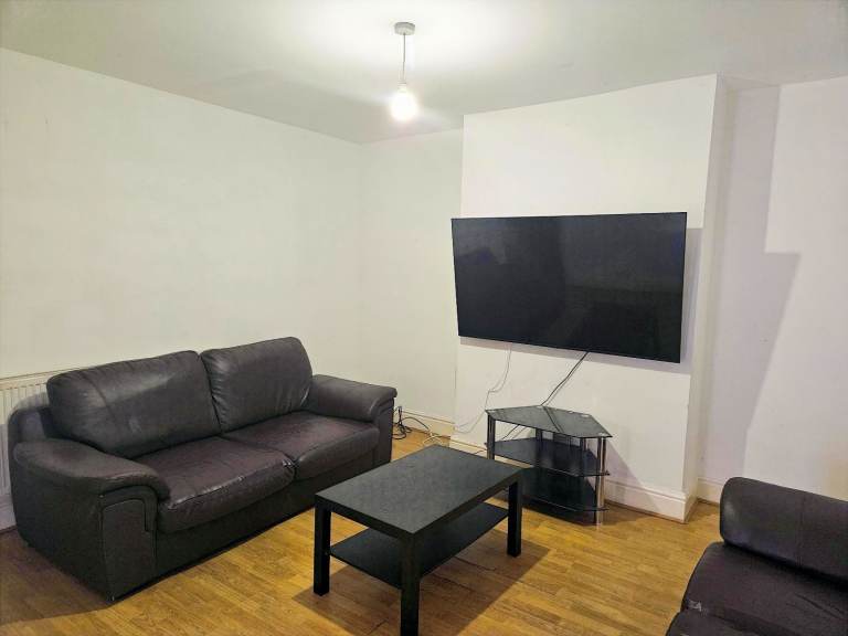 Superb Professional/Student Let Property in Withington Groups of 5 or 6
