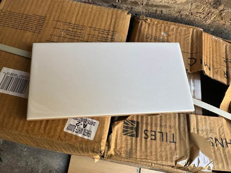 White Gloss Ceramic Wall Tiles