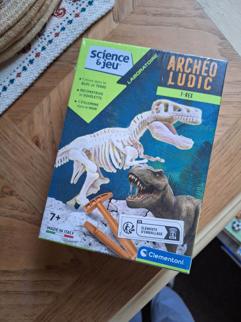 Dinosaur T-Rex Glow-in-the-Dark Excavation Kit