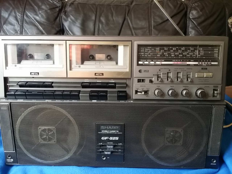 Sharp GF-525E twin cassette stereo fm radio boombox ghettoblaster made in japan quality rare retro