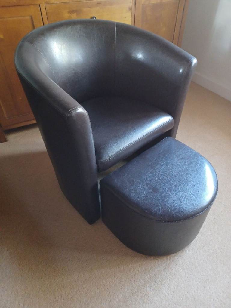 DARK BROWN TUB CHAIR