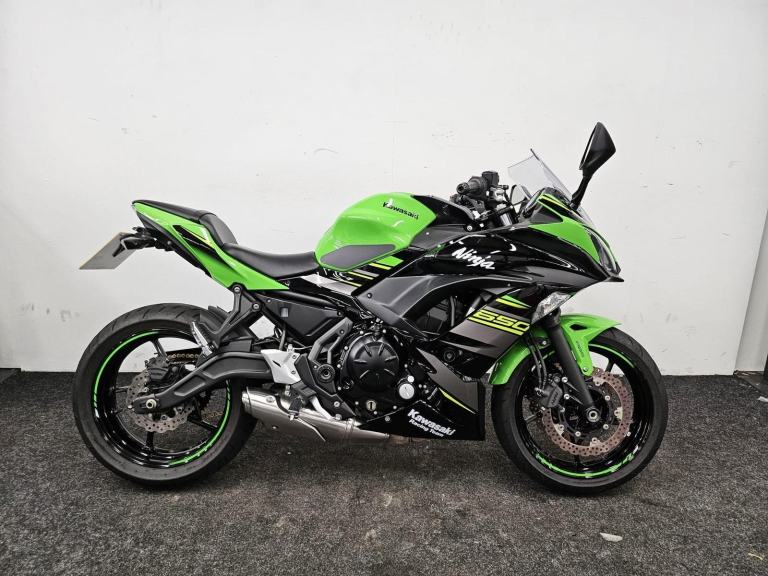  KAWASAKI NINJA 650 KRT ** LOW MILEAGE - TAIL TIDY - 12 MONTH MOT **