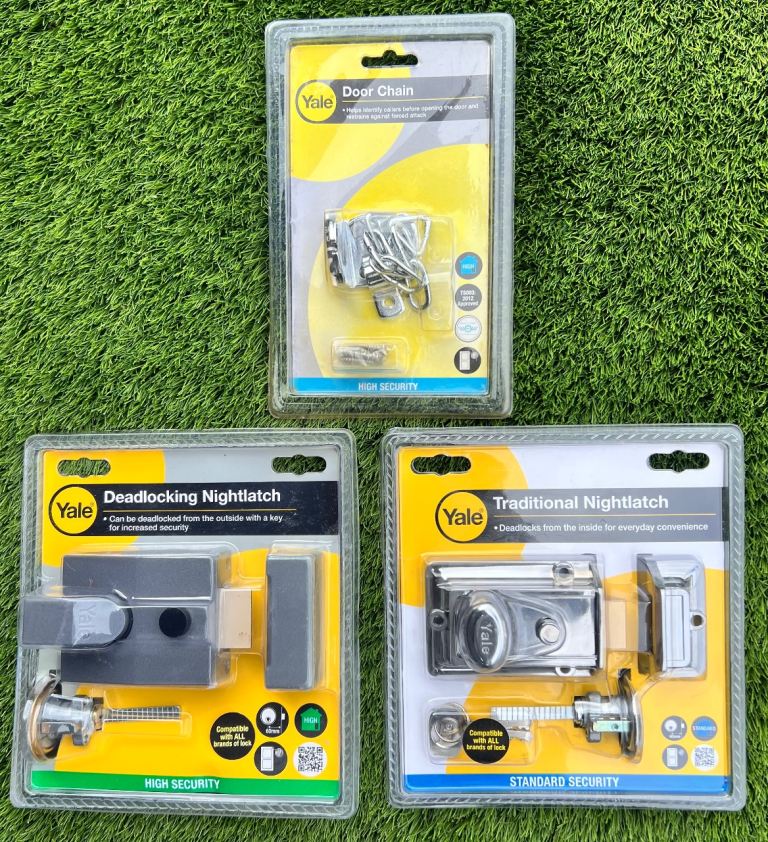 2x Yale Deadlocking Night latch