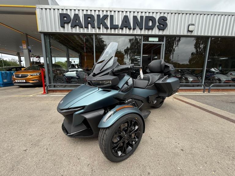 2025 Can-Am Spyder RT Limited 1330cc 6 speed semiauto trike MINERAL BLUE