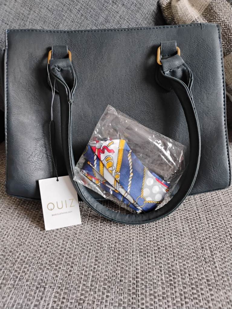 Quiz navy scarf tote bag