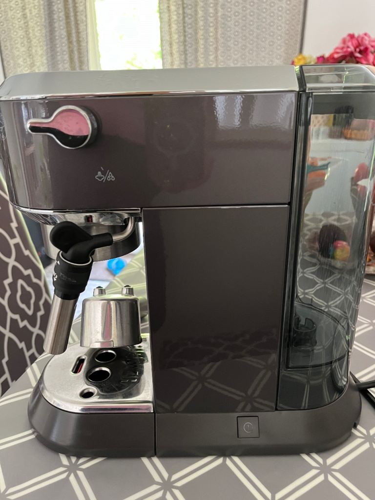 Delonghi coffee machine 