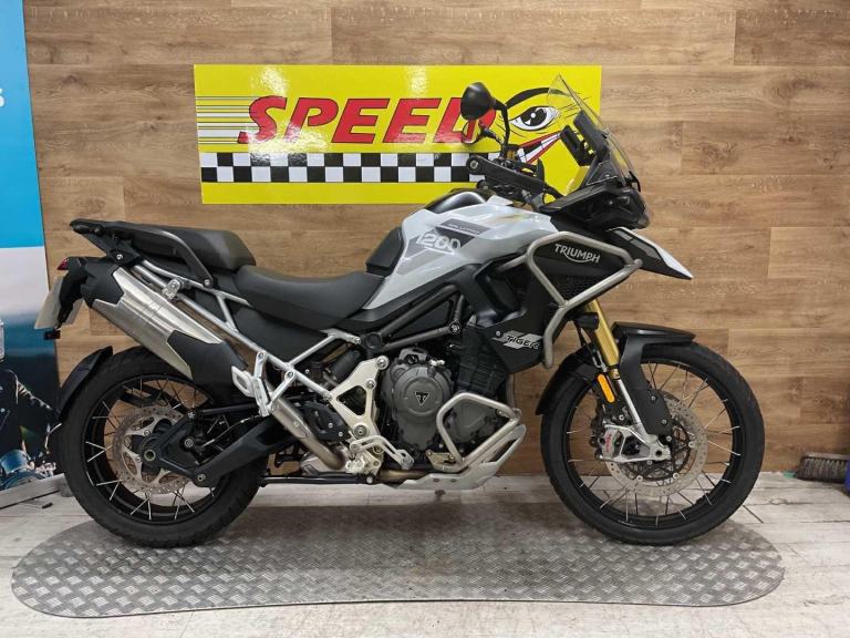 TRIUMPH TIGER 1200 RALLY PRO