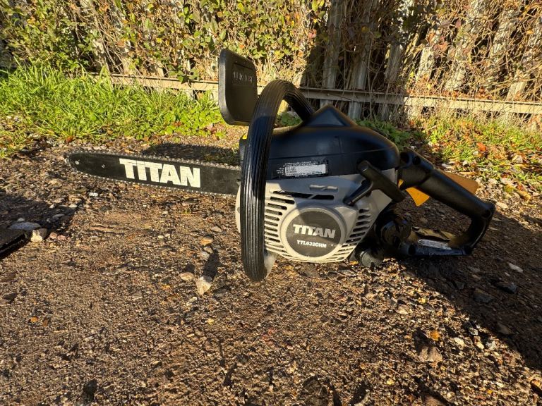 Titan petrol chainsaw good working order 