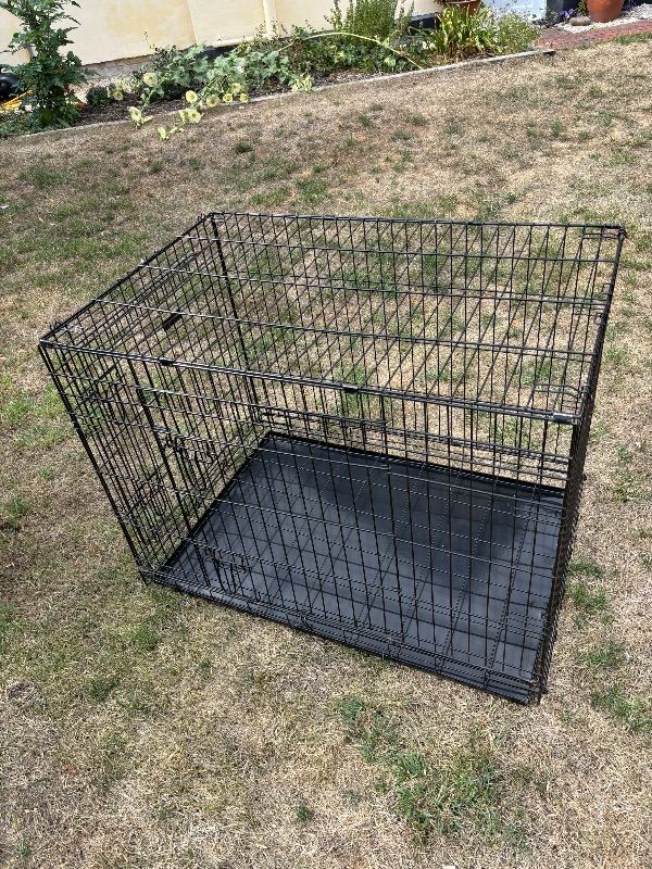 Large Ellie-Bo Black Metal Dog Crate with Removable Tray, Folds Flat