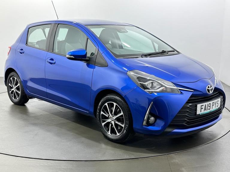 2019 Toyota Yaris 1.5 VVT-i Icon Tech Euro 6 5dr HATCHBACK Petrol Manual