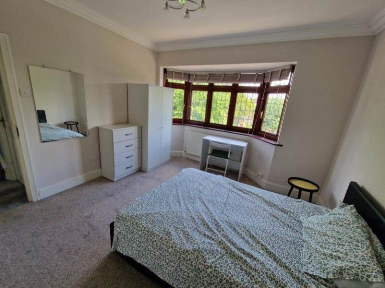 💎Cozy Double Room in Illford NOW💎