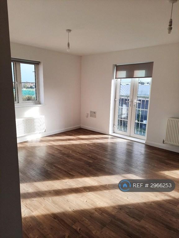 2 bedroom flat in Stephenson Court, Worthing, BN13 (2 bed) (#2966253)