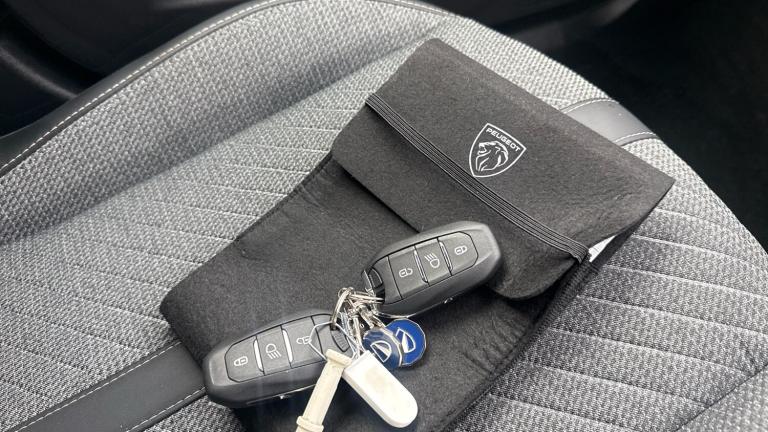 2024 Peugeot 2008 1.2 PureTech 130 Allure 5dr Petrol Estate Estate Petrol Manual