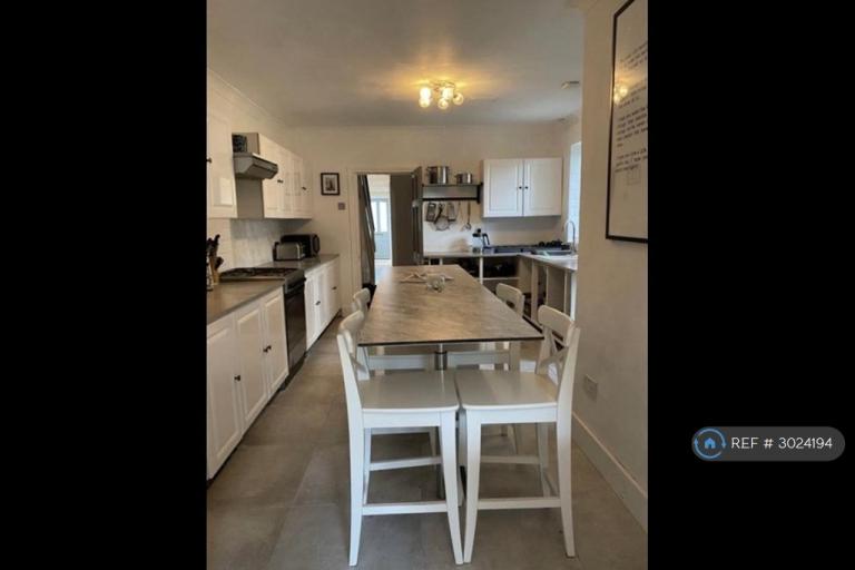 5 bedroom house in Ashley Road, Bournemouth, BH1 (5 bed) (#3024194)