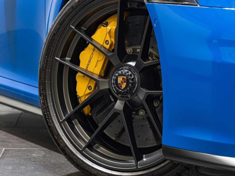 2024 Porsche 911 GTS t-Hybrid 2dr PDK COUPE PETROL/ELECTRIC Automatic