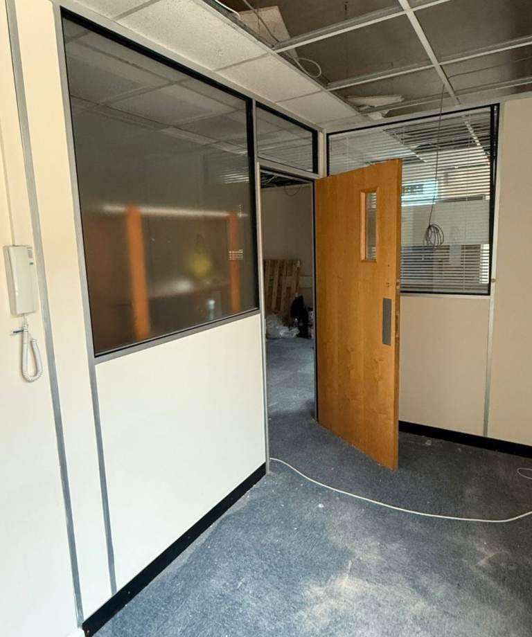 Office Partition Walls with Glass & Aluminium Frame