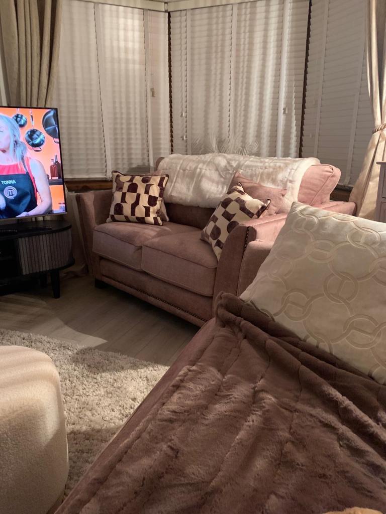 CHANELLI FABRIC SOFAS 4 + 2 + 1 RRP £3495