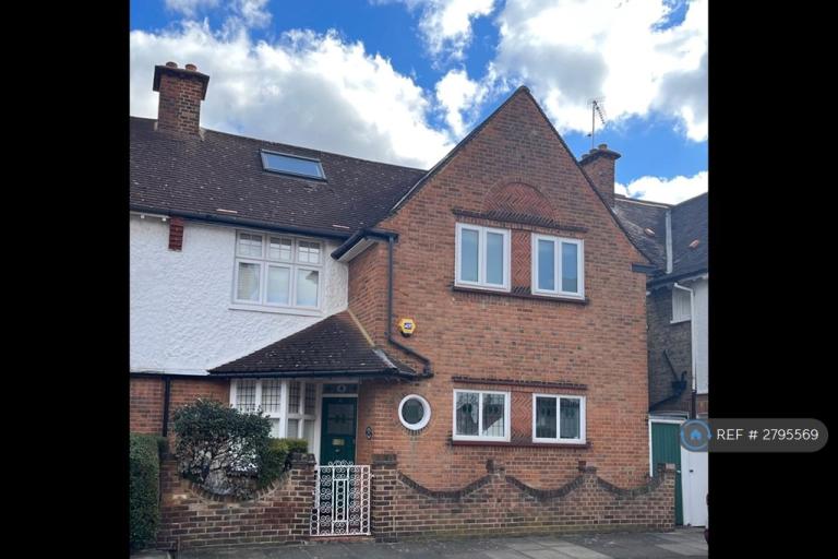 5 bedroom house in Holmesdale Avenue, London, SW14 (5 bed) (#2795569)