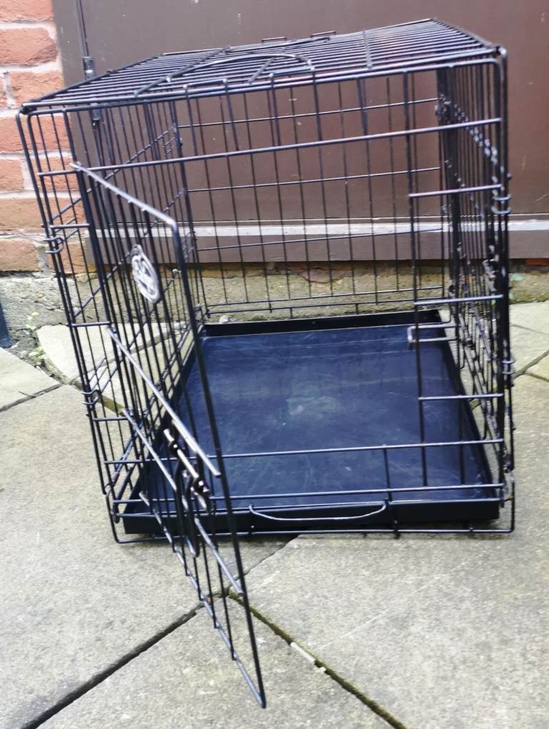 EASIY PET BLACK STEEL DOG CRATE / CAGE FOR SALE dimensions   L. 24  W. 18  H. 20 inches)