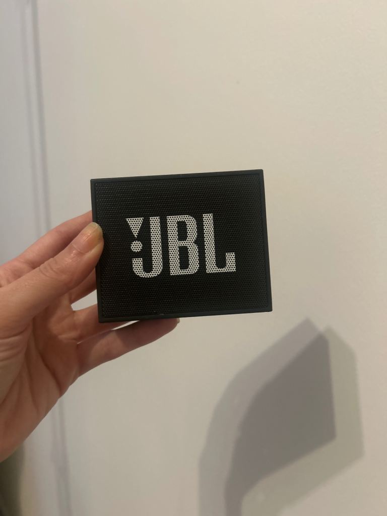 Jbl GO speaker 