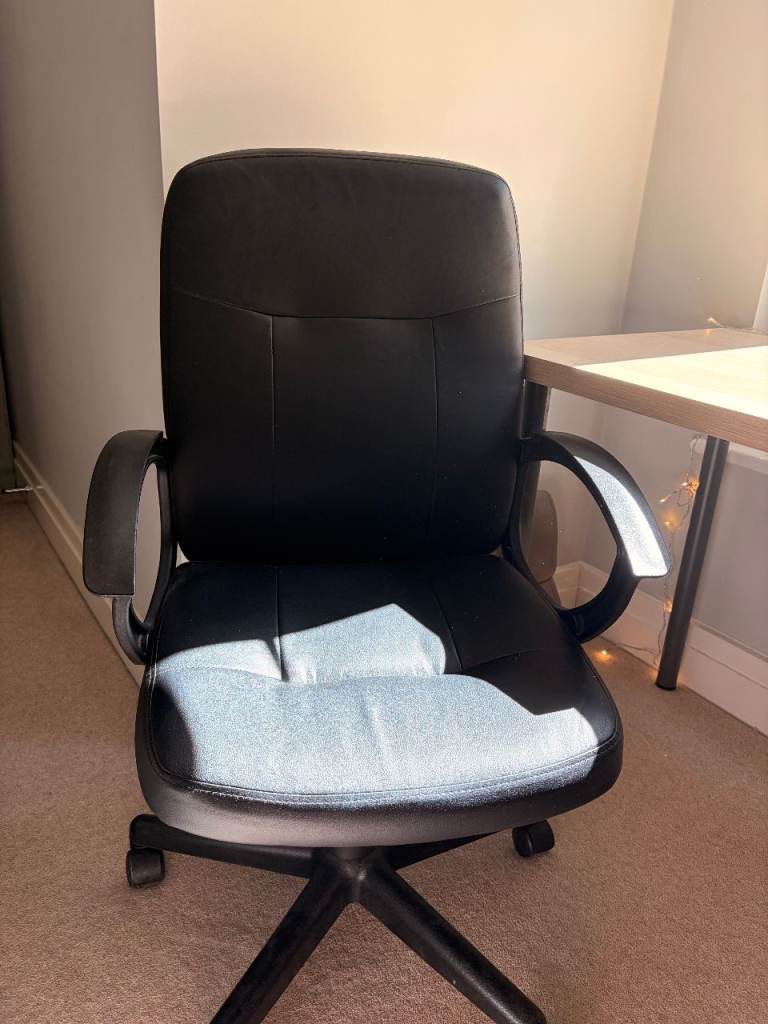 Black Office Chair with Armrests - Excellent Condition