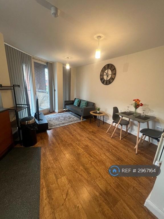 2 bedroom flat in Wheeleys Lane, Birmingham, B15 (2 bed) (#2967164)