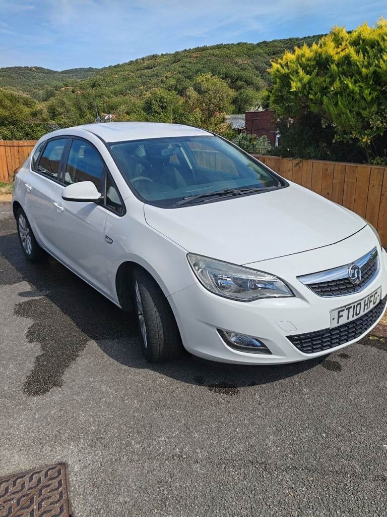 Vauxhall, ASTRA, Hatchback, 2010, Manual, 1598 (cc), 5 doors