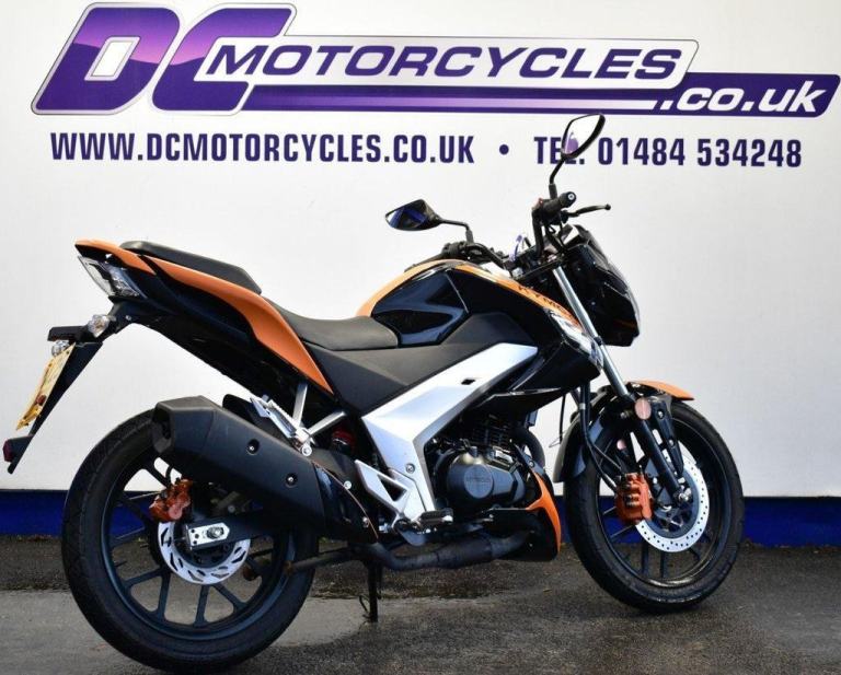 2025 KYMCO VISAR 125 JUST 3394 MILES WITH FANCY GRAPHICS  1 OWNER