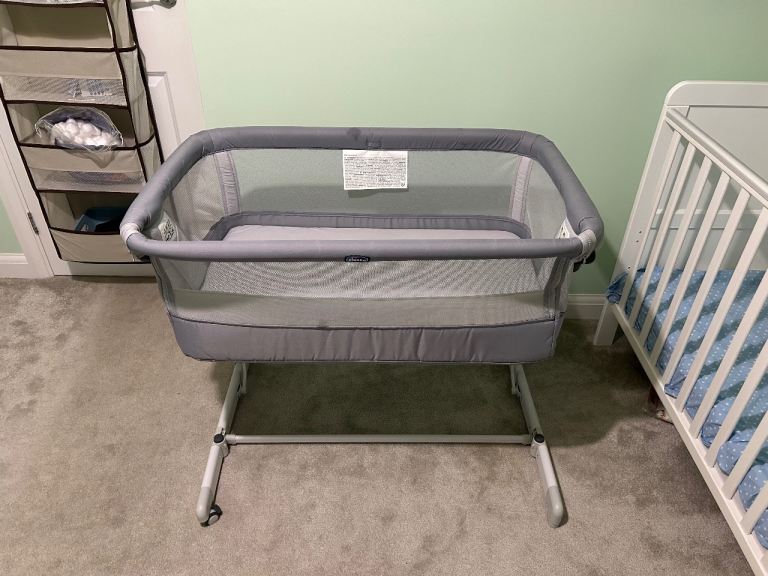 Chicco Next2Me Bedside Crib