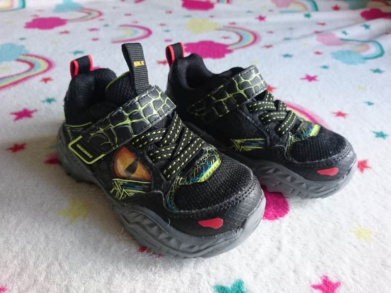 Skechers trainers Kids shoes size UK 7, LOCAL DROP OFF