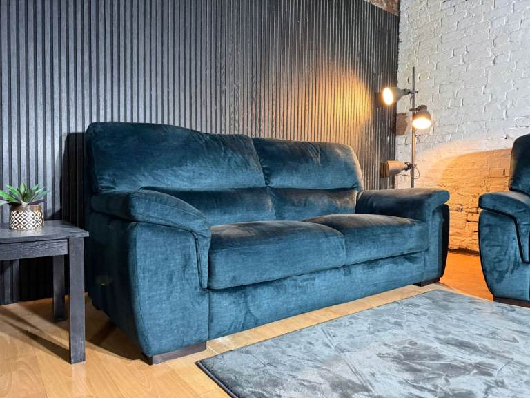 New Stock! HIGH STREET BRAND – SCS Poltronesofà Sofa & Armchair Set