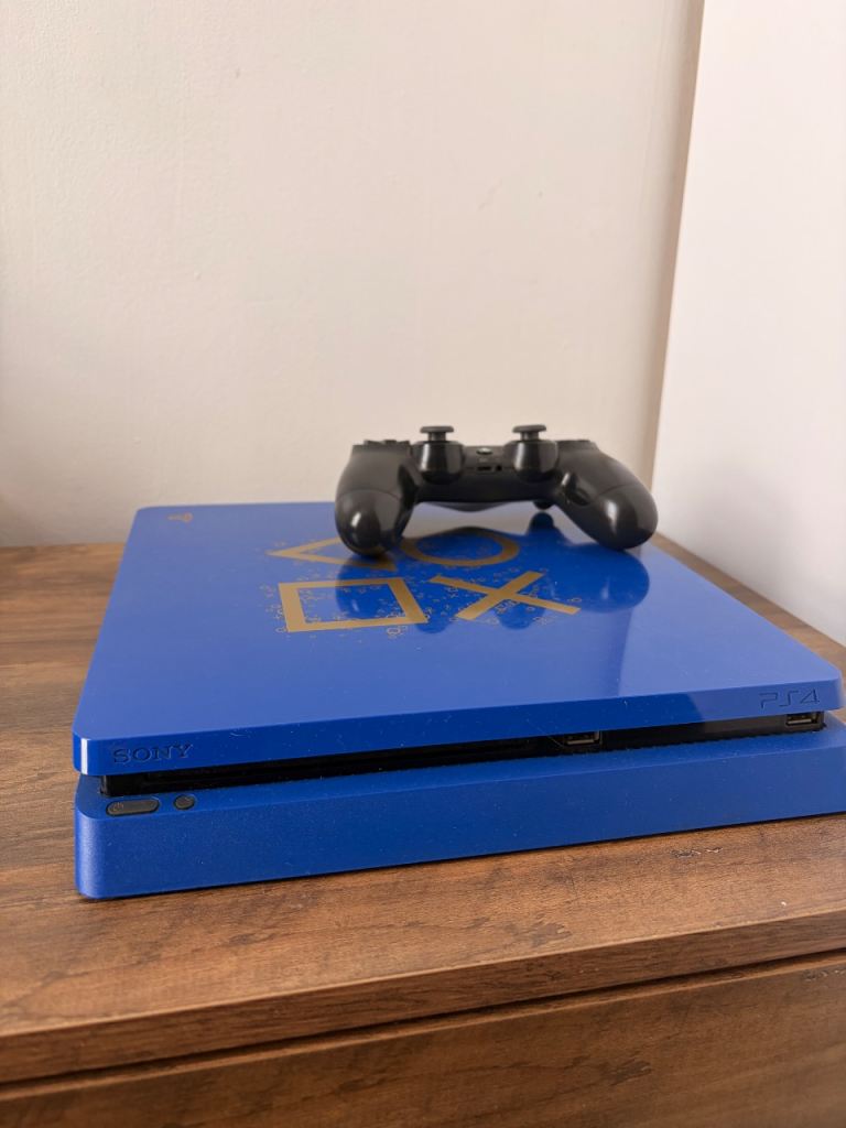 PlayStation 4 PS4 1TB Console Blue Limited Edition with Controller ( Low Firmware 13.52 GoldHen)
