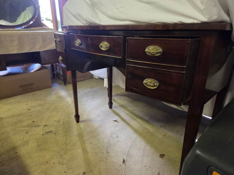 Dressing table, desk and floor lamp