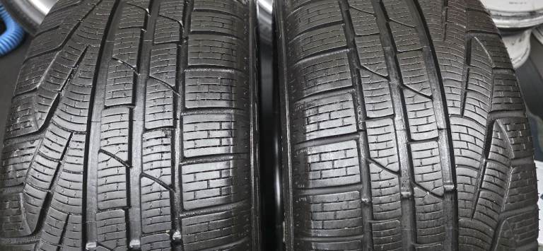225 40 18   2 x tyres Pirelli Sotto Zero Winter Run Flat