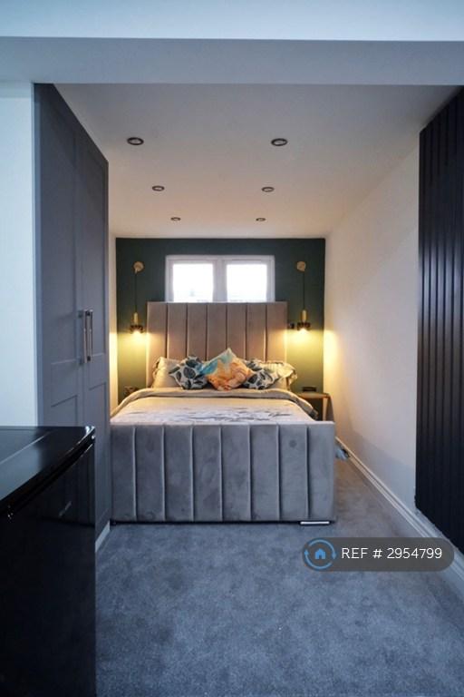 1 bedroom in Inverness Road, London, TW3 (#2954799)