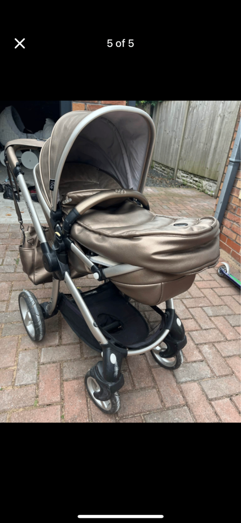 Limited edition egg pram