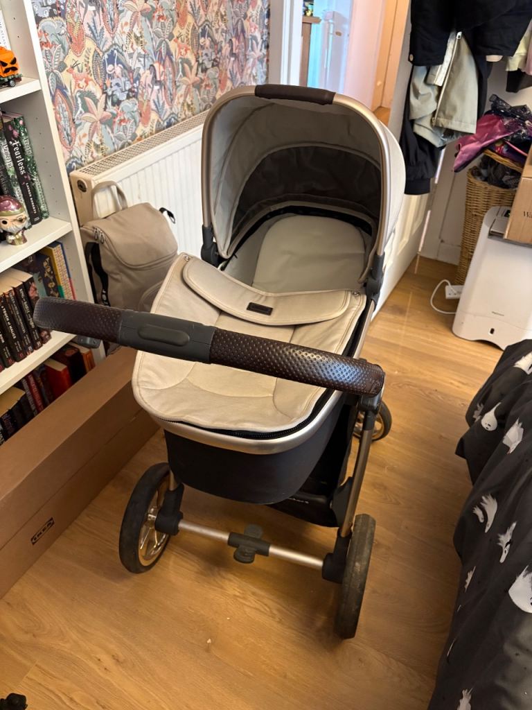 Oyster 3 travel system (minus car seat) , £40.00 for Sale